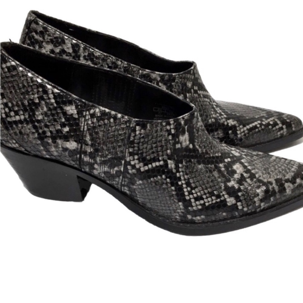 Zara snakeskin print ankle booties. Size 37.